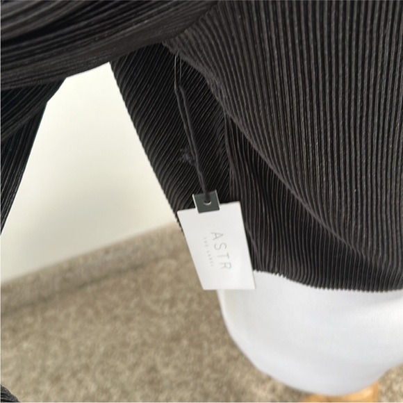 🌷 Bundle of 3 NWT/NWOT ASTR Cropped Blouses - Picture 12 of 14